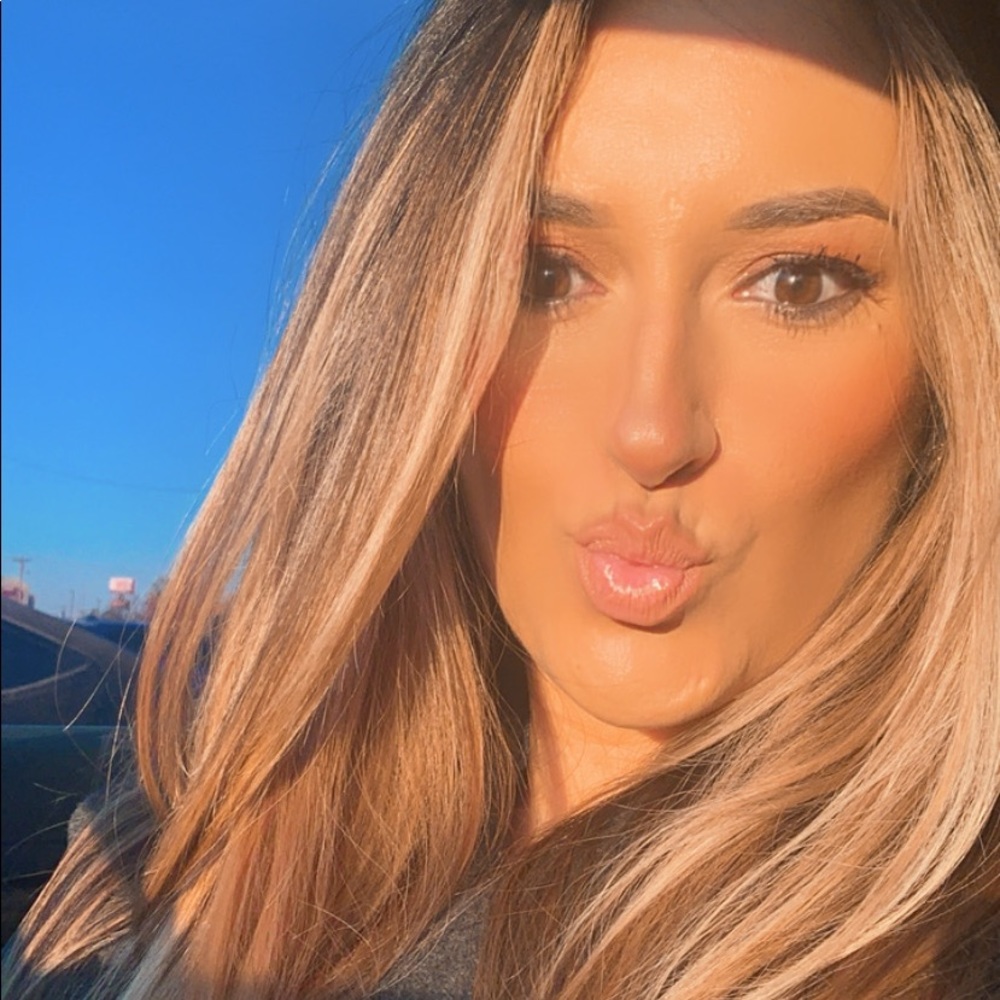 Meet your Posher, Lorena